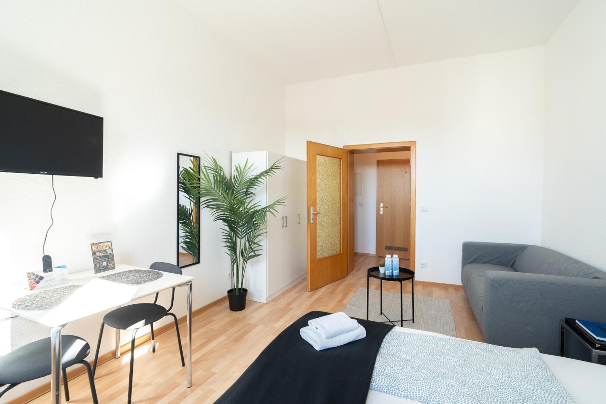 Modernes City-Studio Universitaet Koblenz Coblenza Esterno foto
